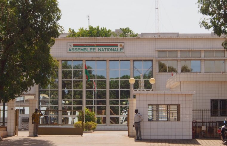 Burkina Faso : la nouvelle loi qui pénalise l&rsquo;homosexualité