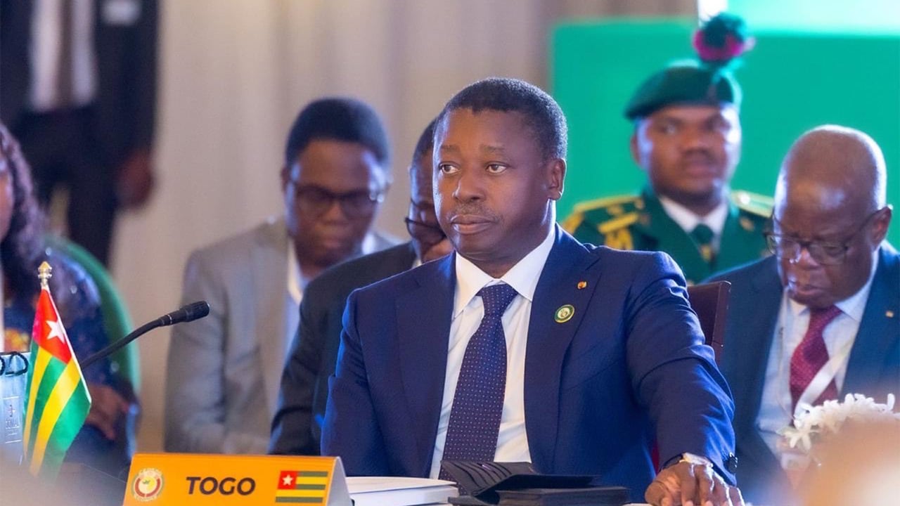 Diplomatie du Togo : faure gnassingbé navigue entre la Russie, la CEDEAO et l’AES