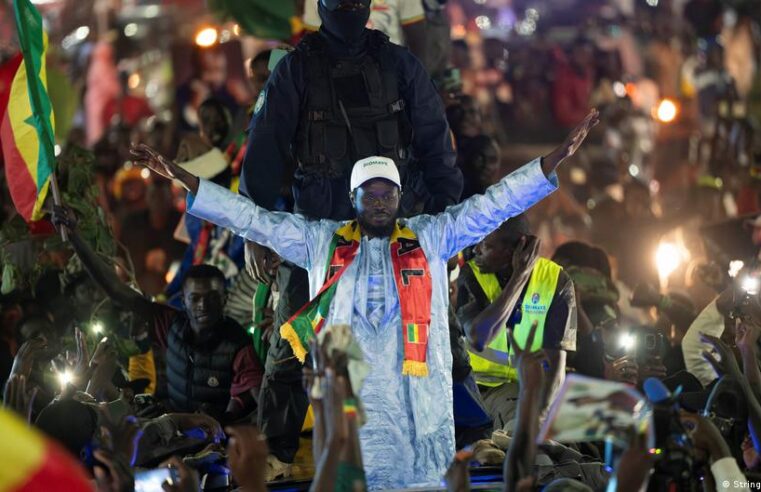 Diomaye Faye trace sa voie politique au Sénégal face au pastef