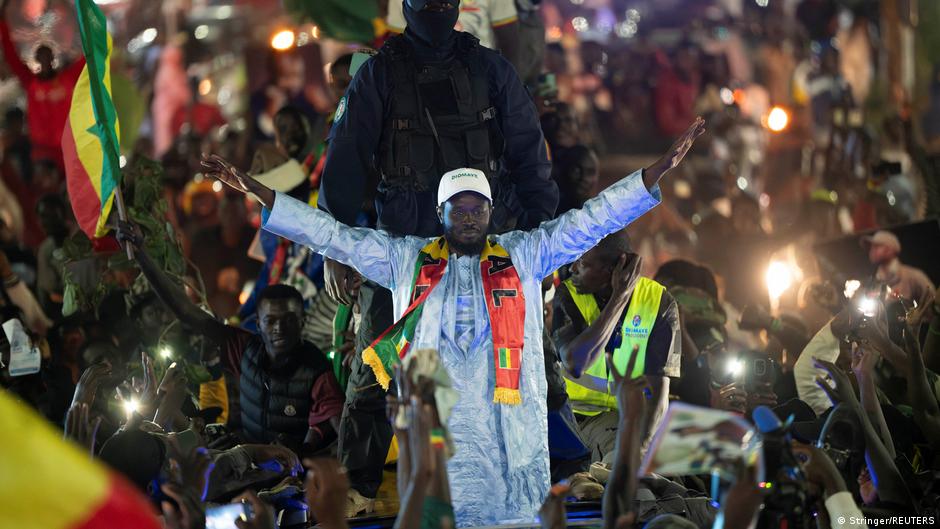 Diomaye Faye trace sa voie politique au Sénégal face au pastef