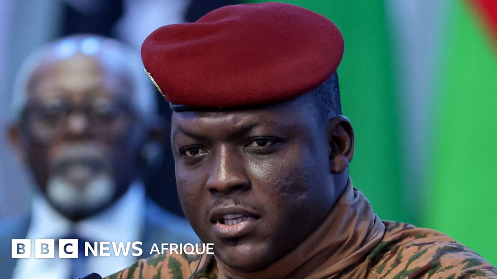 Ibrahim Traoré appelle à l&rsquo;abandon du modèle démocratique au Burkina Faso