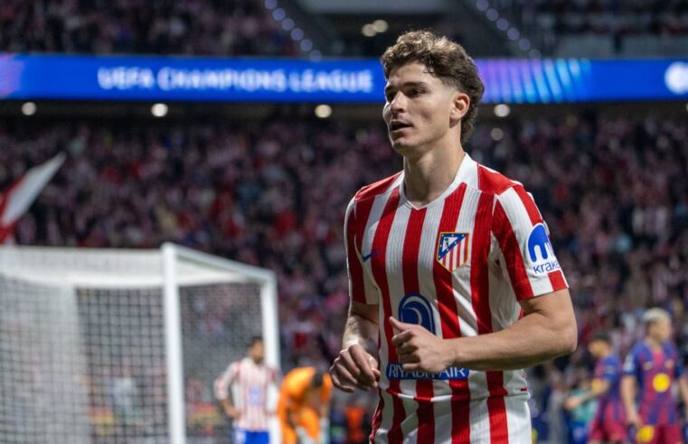 Transferts football : Julian Alvarez au cœur des spéculations entre psg et barça
