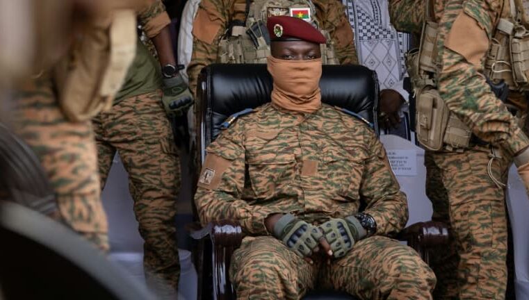 Souveraineté et régime militaire : le capitaine Traoré rejette la démocratie au Burkina Faso