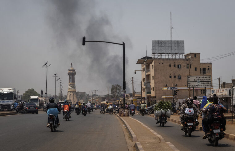 Mali : le gsIM sous pression pour lever le blocus de Bamako et protéger les civils