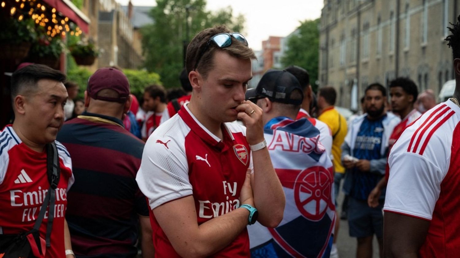 Défaite d&rsquo;Arsenal en finale de la Ligue des champions : la dignité des supporters face au PSG