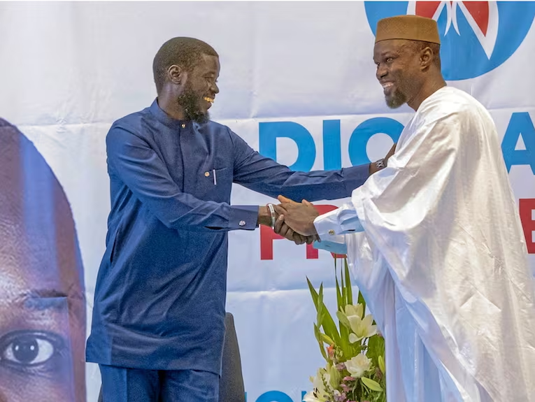 Faye destitue Sonko : une crise politique éclate au Sénégal à l&rsquo;ère post-électorale