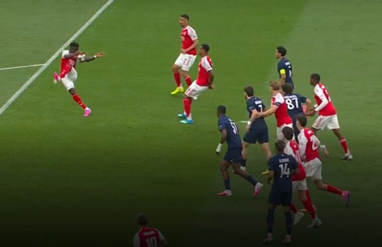 PSG : l&rsquo;arbitrage contesté après une main de Saka en finale de Ligue des champions