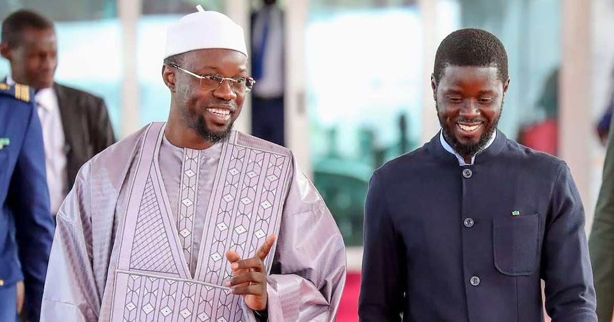Sénégal : Bassirou Diomaye Faye destitue son Premier ministre Ousmane Sonko