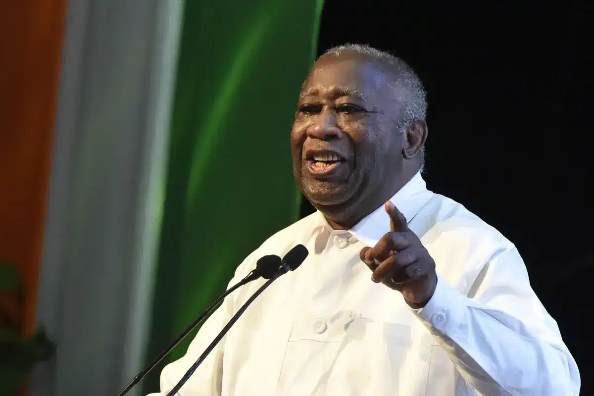Laurent gbagbo élu président du ppa-ci à Abidjan