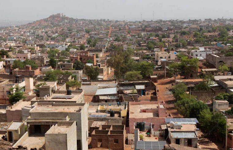 Blocus des routes vers Bamako : les voyageurs malien·ne·s en difficulté