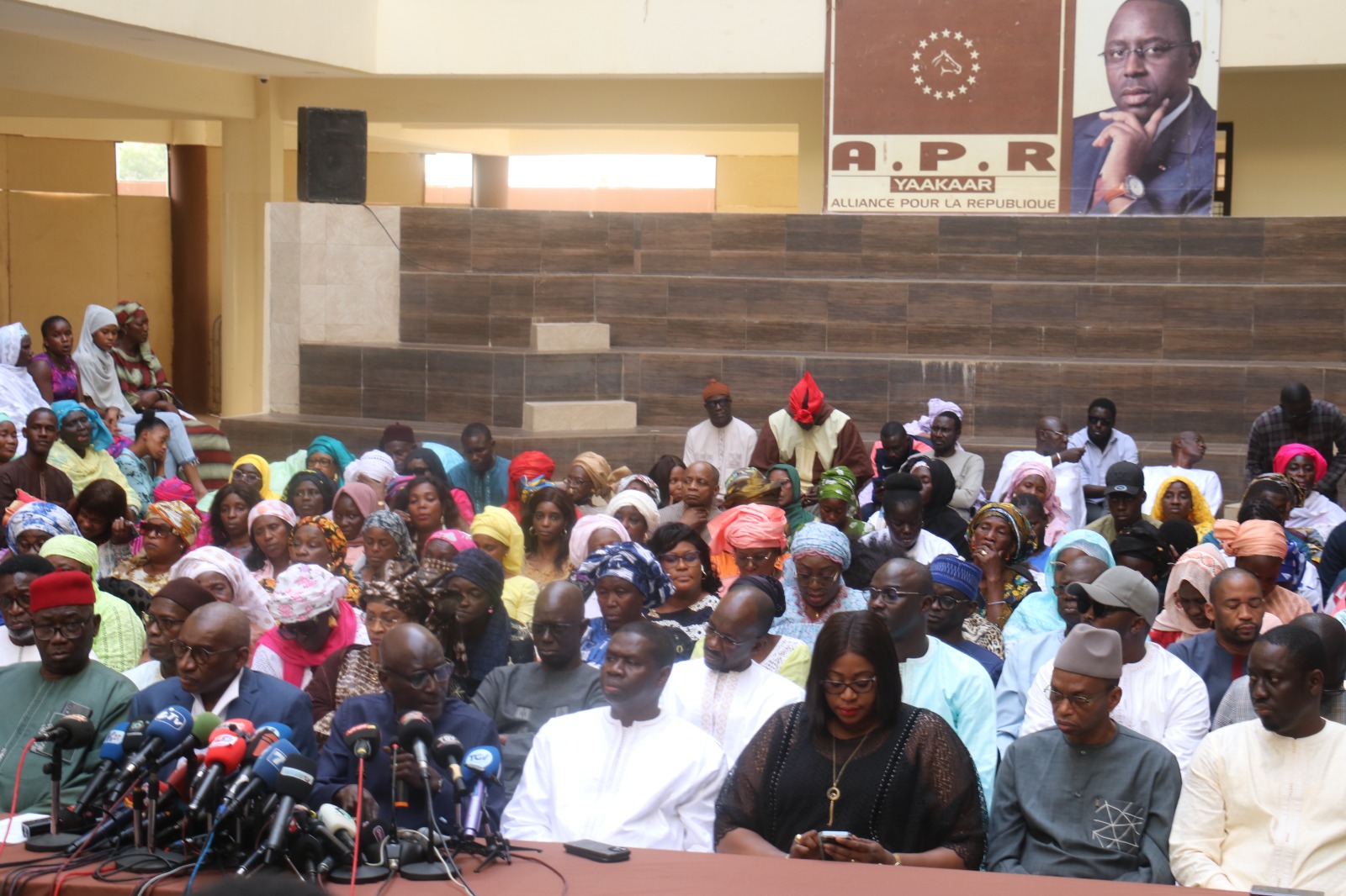 Arrestation de pape malick ndour : l&rsquo;apr accuse ousmane sonko d&rsquo;un complot politique