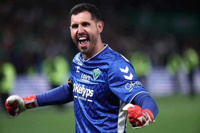 Saint-Étienne qualifié par Brice Maubleu aux tirs au but face à Rodez