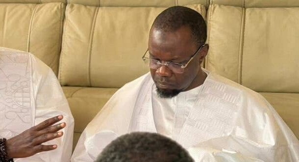 Les larmes de Ousmane Sonko lors de son hommage à Touba
