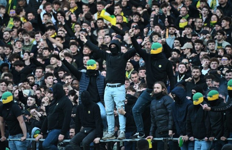 Débordements en Ligue 1 : scènes de chaos sur les pelouses de Nantes et Nice