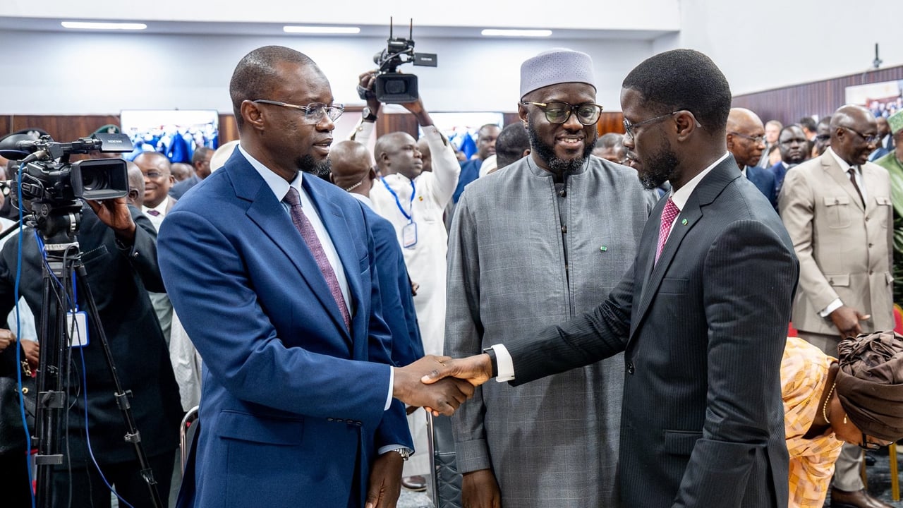 Bassirou diomaye faye destitue ousmane sonko de son poste au Sénégal