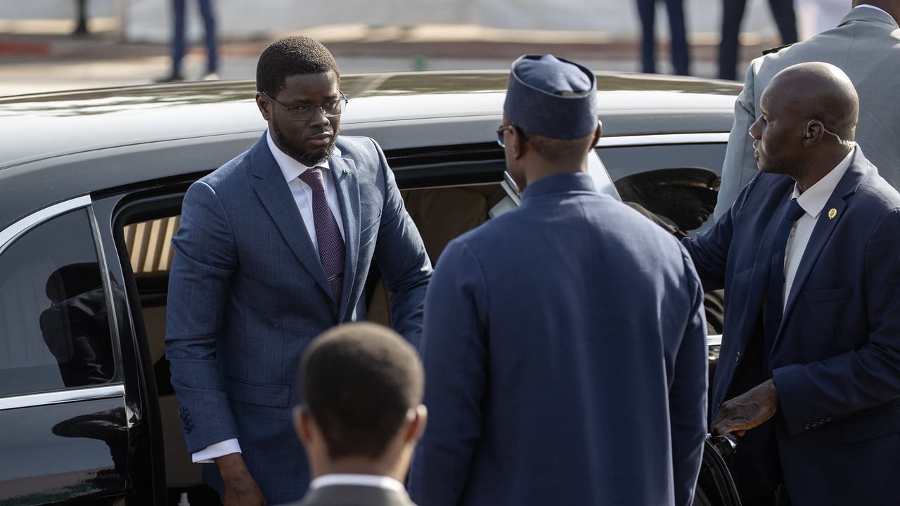 Politique du Sénégal : diomaye faye tente de s&rsquo;affranchir de l&rsquo;influence de sonko