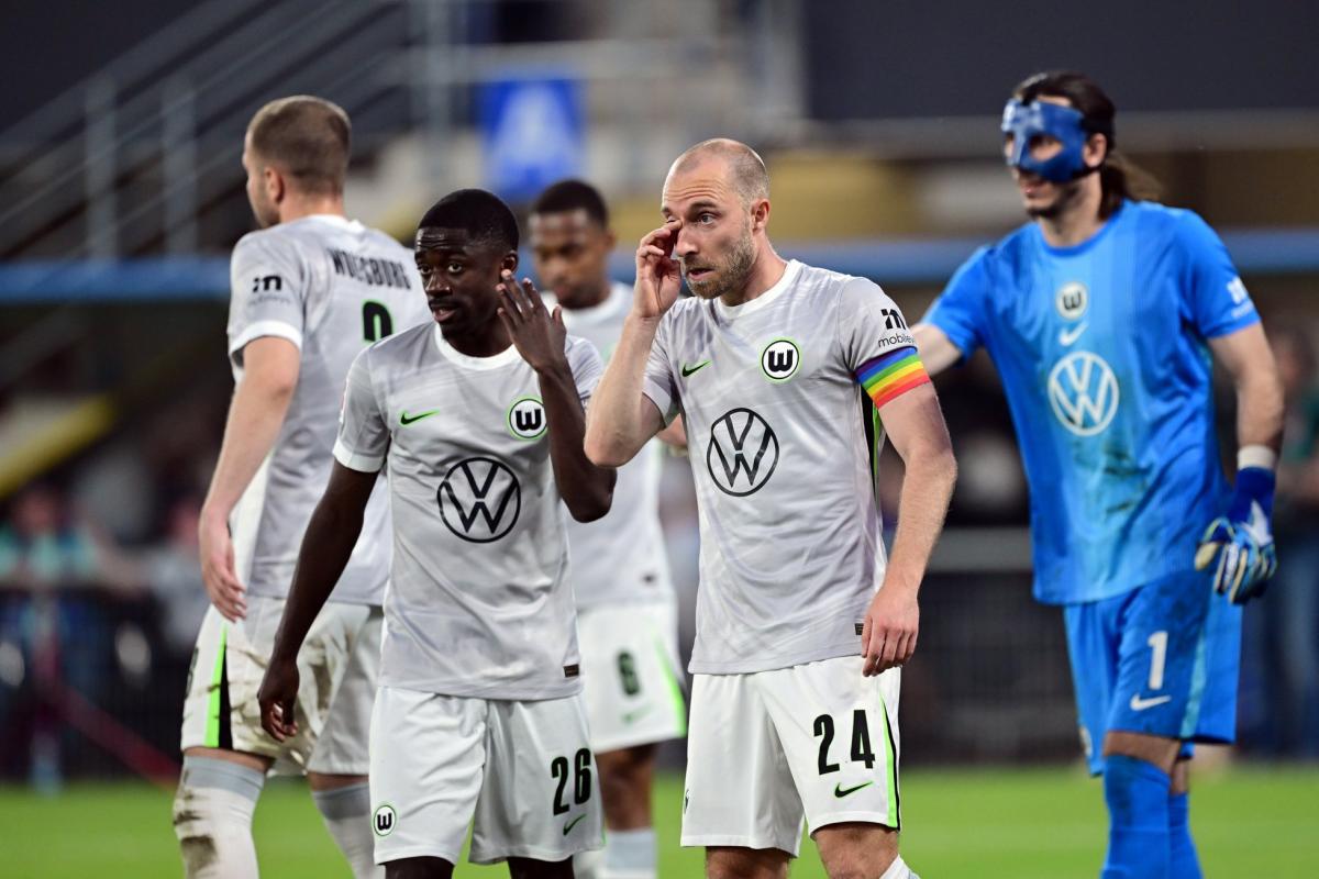Wolfsburg frappe un grand coup et tombe en 2.bundesliga après le match de Paderborn