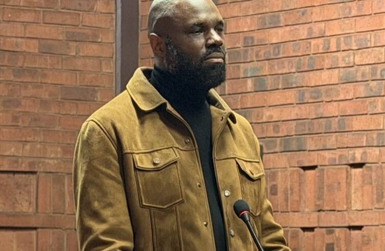 Kemi Seba : entre panafricanisme et procédures judiciaires à Pretoria