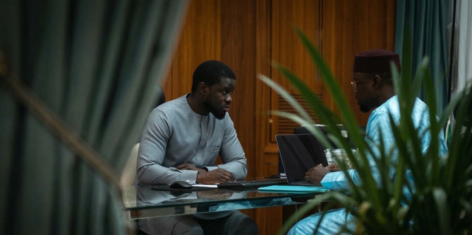 Diomaye Faye remplace Ousmane Sonko à la tête du gouvernement sénégalais