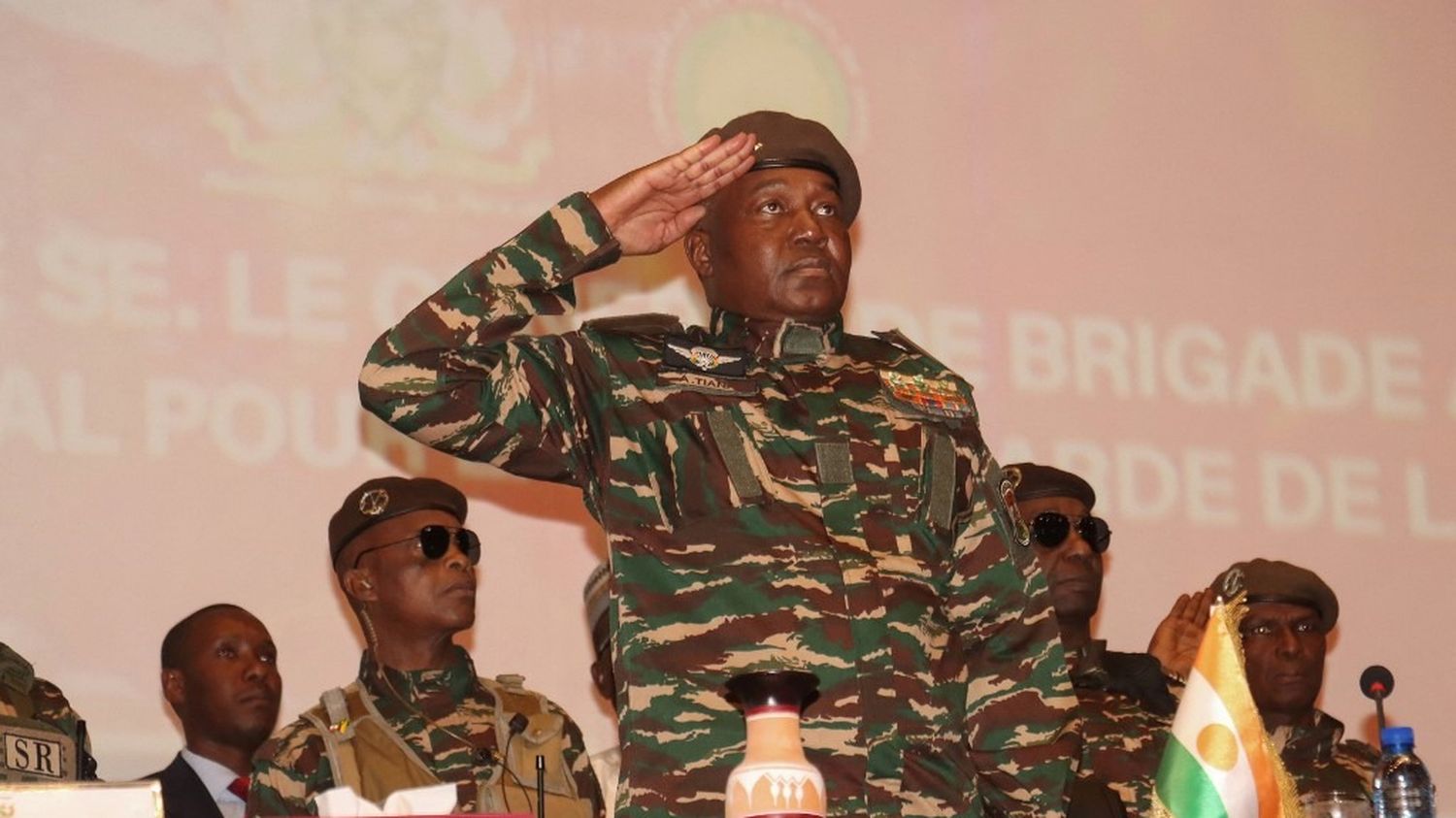 Le Niger suspend des médias français : un tournant pour la souveraineté médiatique au Sahel