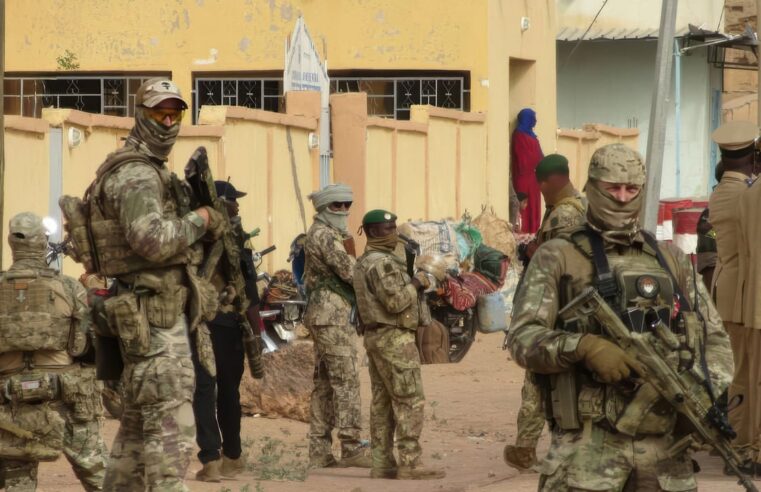 L&rsquo;alliance militaire avec la Russie : le prix exorbitant payé par le Mali
