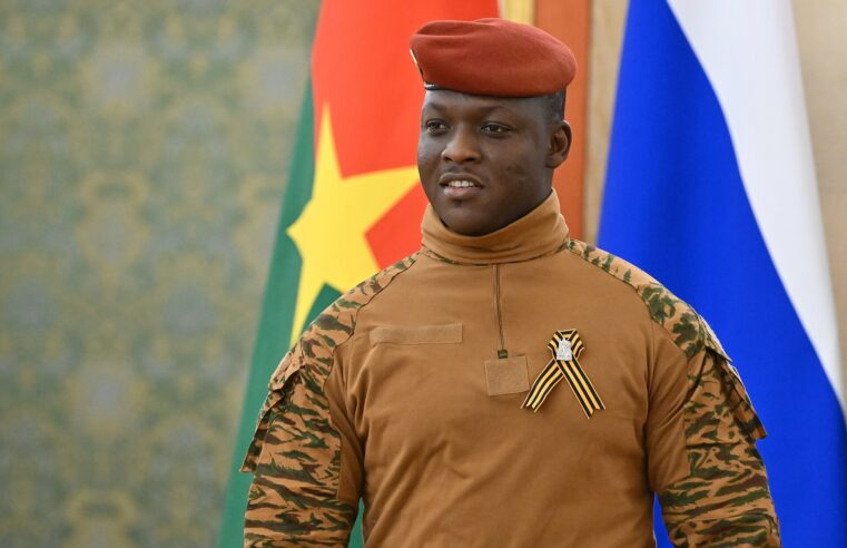 Ibrahim Traoré : entre héritage sankariste et réalités d&rsquo;un pouvoir controversé