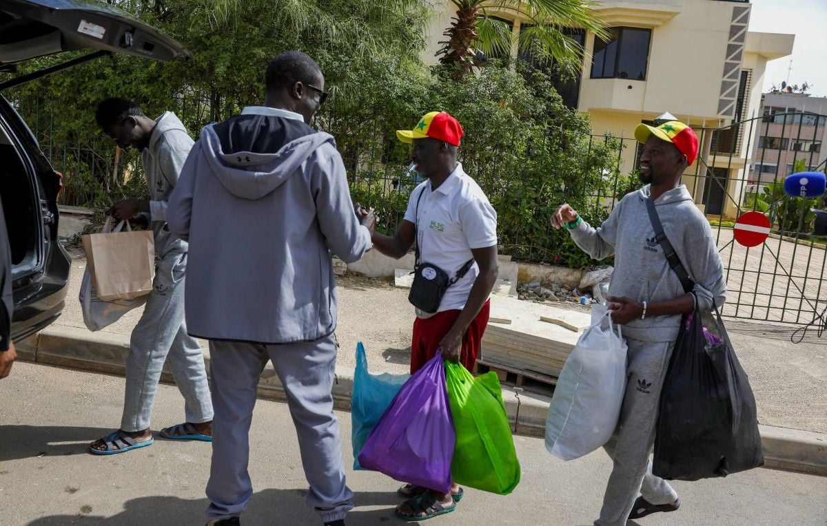 Trois supporters sénégalais libérés de can rentrent au pays