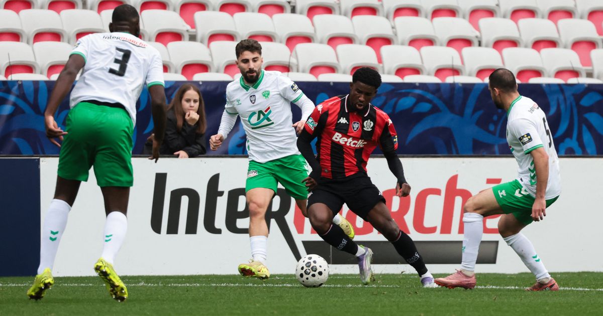 Barrage Ligue 1 : l&rsquo;OGC Nice joue sa survie face à Saint-Étienne dans une atmosphère électrique