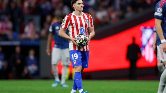 Julian Alvarez, attaquant argentin, en pleine action