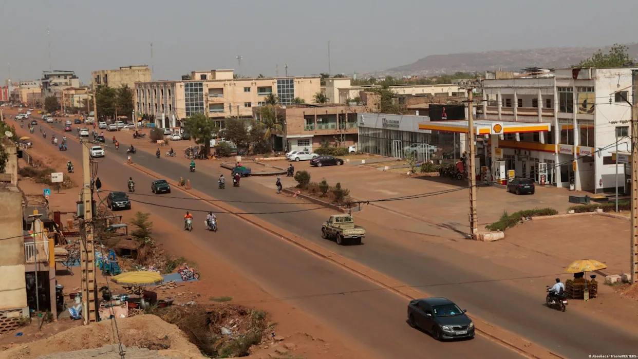 Depuis deux semaines, le Jnim impose un blocus à Bamako en restreignant les accès routiers vers la capitale malienne