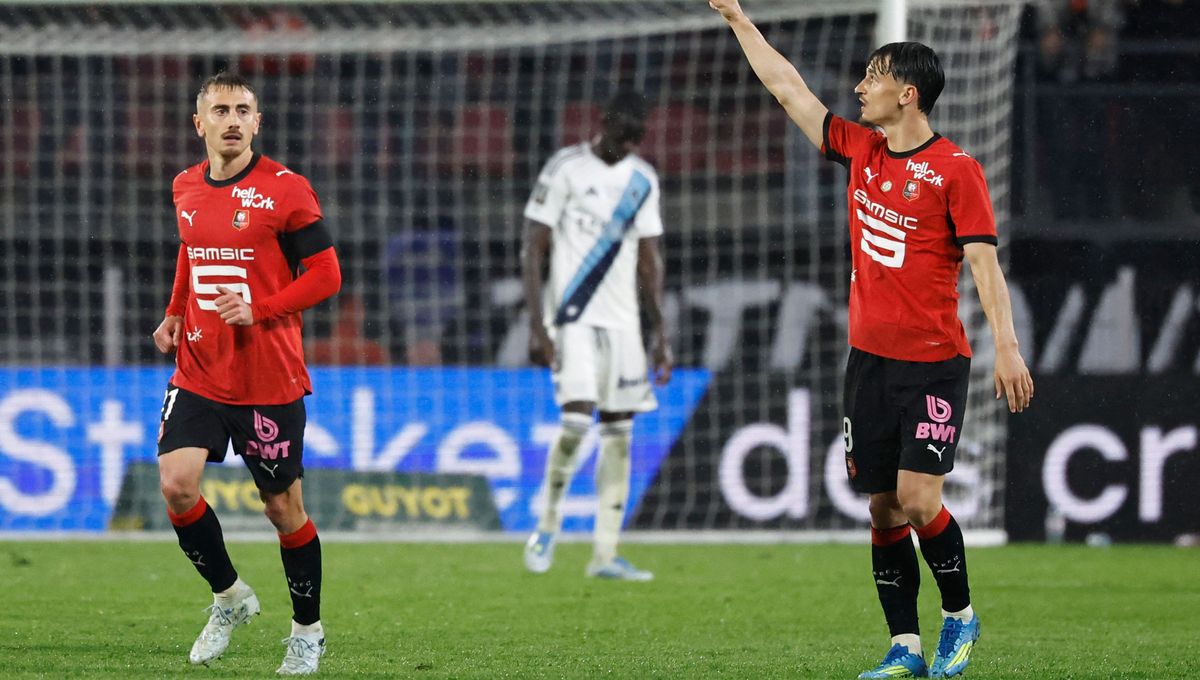 Valentin Rongier et Esteban Lepaul, joueurs de Rennes, concentrés avant le match contre Marseille