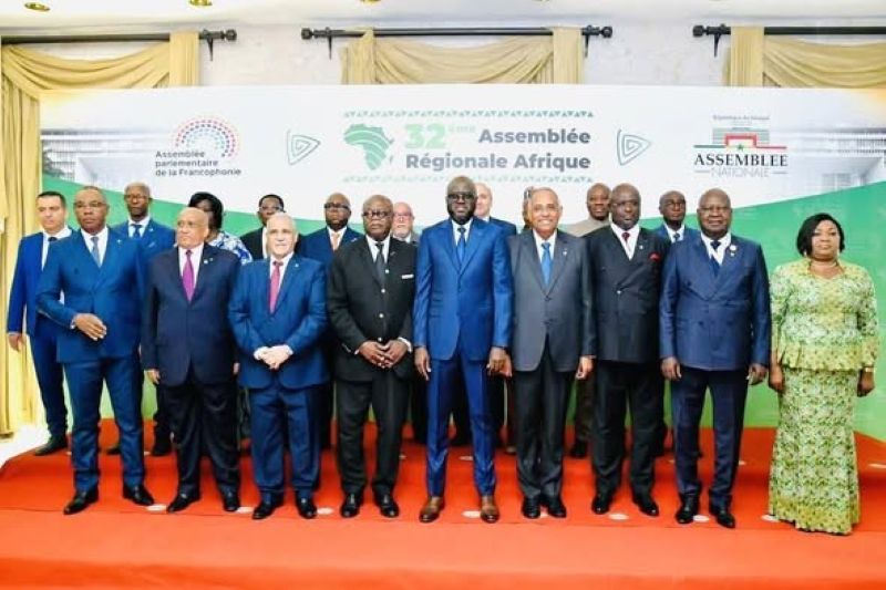 Parlementaires gabonais et sénégalais lors de la 32e Assemblée régionale Afrique de l'APF à Dakar