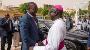 Discussion entre Ousmane Sonko et Monseigneur Guéye