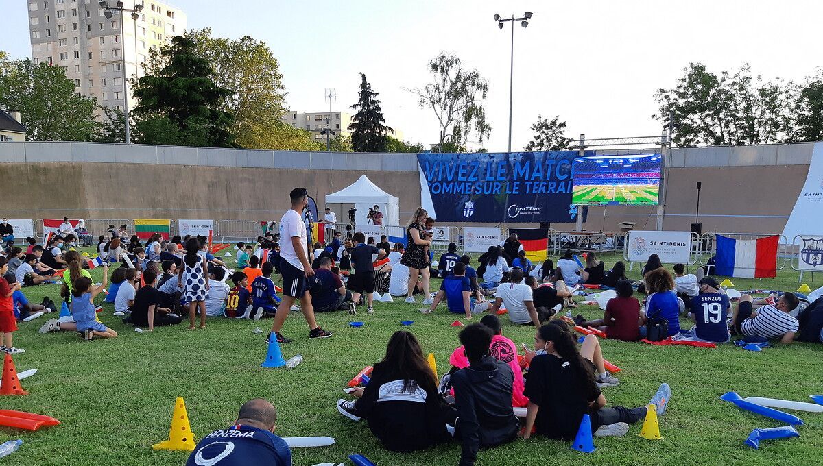 Fan zone lors de l Euro 2021 à Saint-Denis