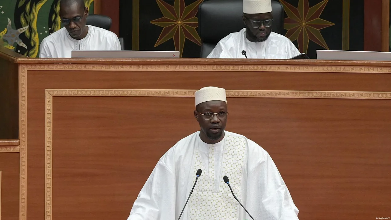 Ousmane Sonko acclamé par les députés de son parti après son élection à la présidence de l'Assemblée nationale