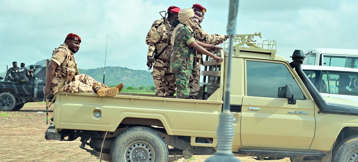 Patrouilles des forces de sécurité à Adré, au Tchad, pour assurer la protection des populations.