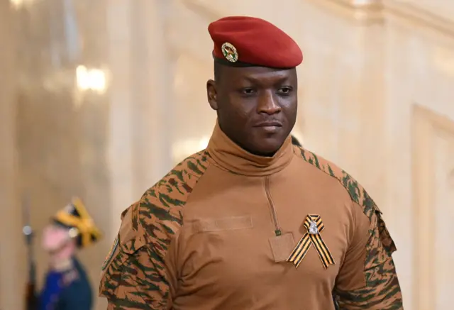 Le capitaine Ibrahim Traoré, chef de l’État burkinabè
