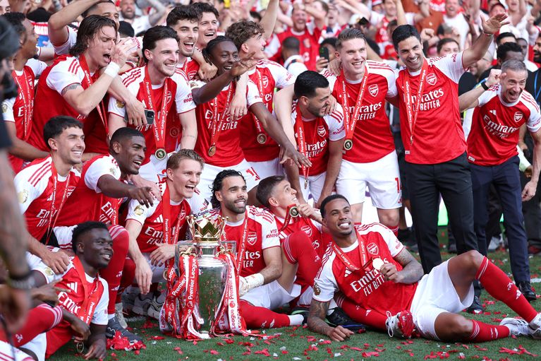 Arsenal célèbre son titre de champion d'Angleterre en 2026.