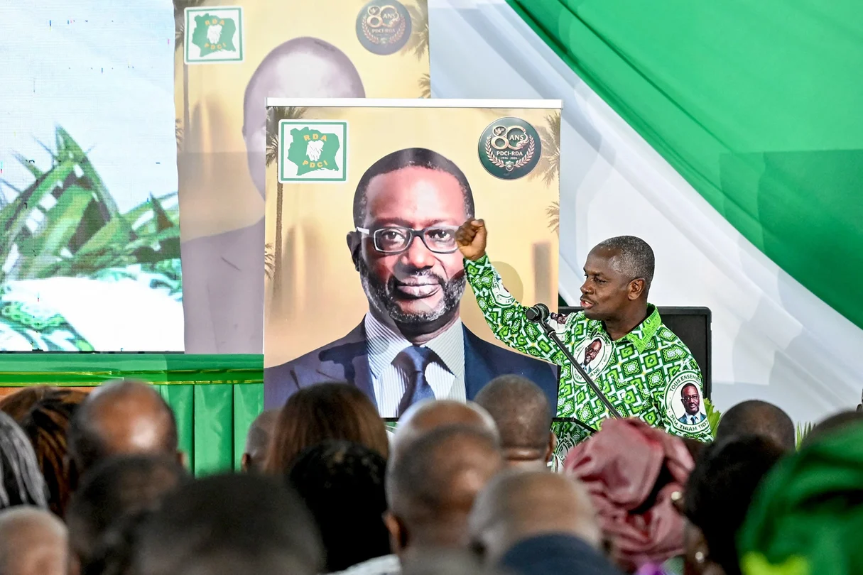Calice Yapo Yapo, secrétaire exécutif du Parti Démocratique de Côte d'Ivoire, lors des célébrations du 80e anniversaire du parti à Abidjan en avril 2026.