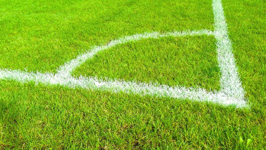 Match décisif entre Nice et Saint-Étienne pour les barrages Ligue 1/Ligue 2