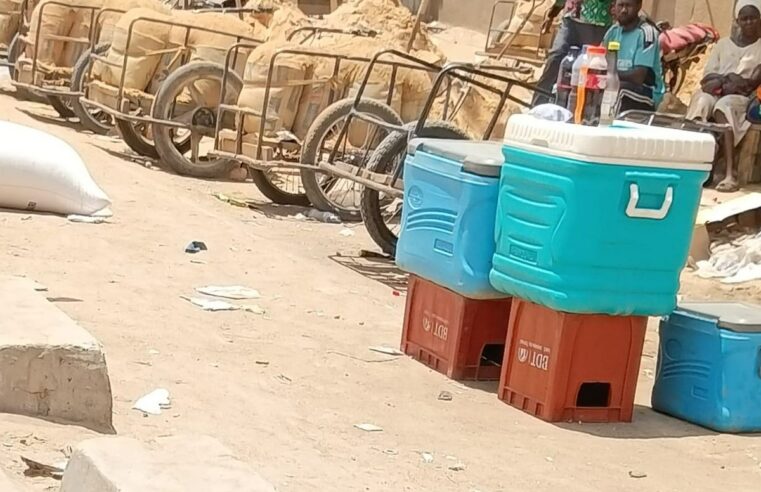 Commerce du sable à N&rsquo;Djamena : le quotidien harassant des jeunes tchadiens
