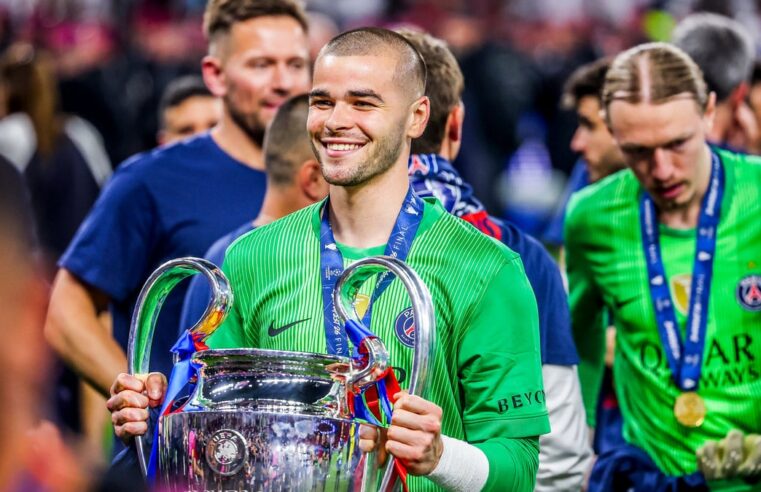 Le Psg garde Lucas Chevalier malgré la concurrence