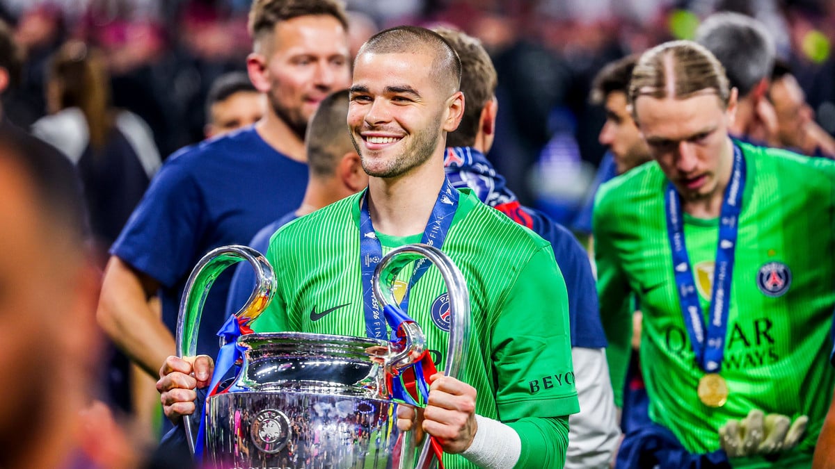 Le Psg garde Lucas Chevalier malgré la concurrence