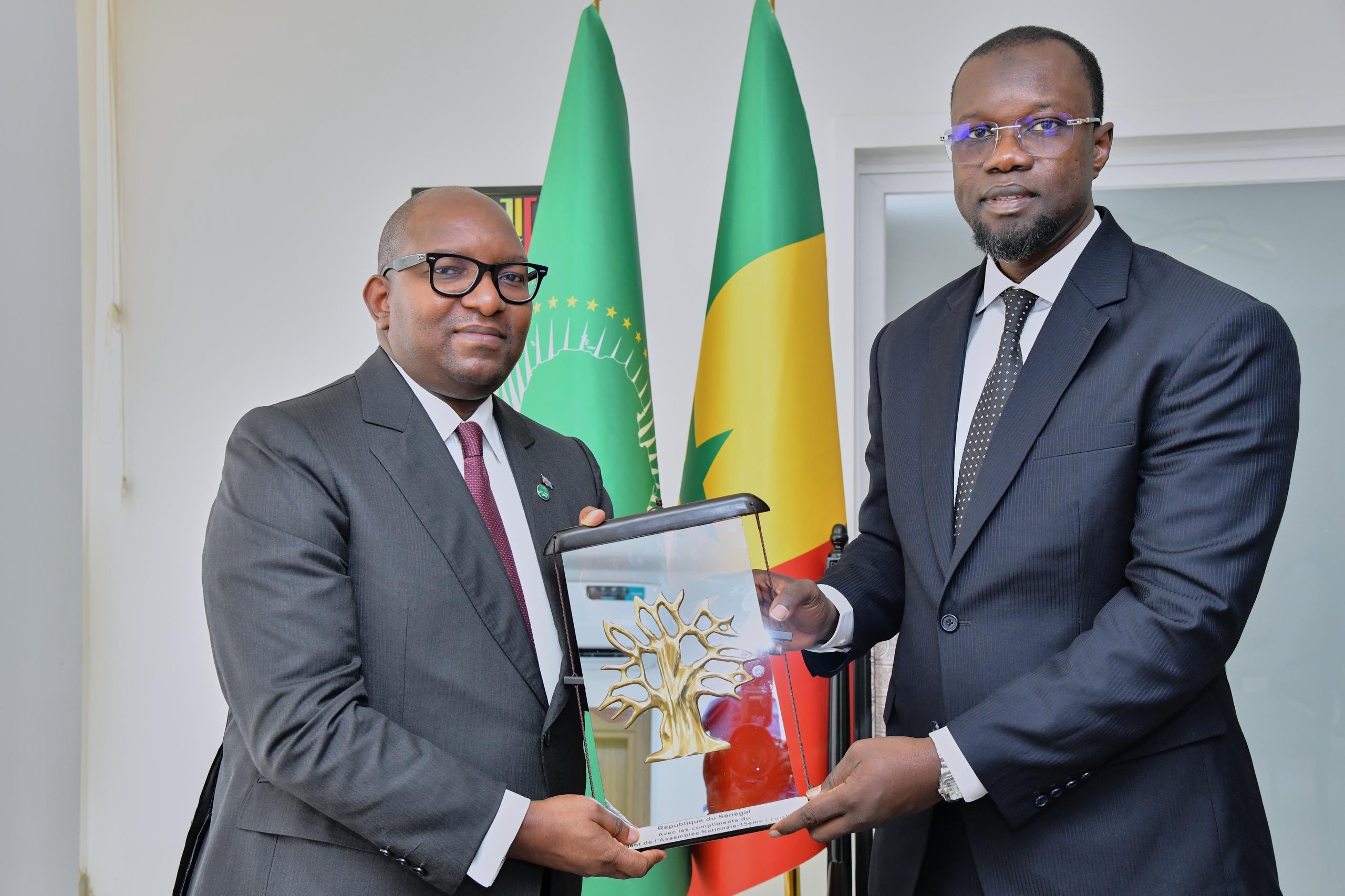 Ousmane sonko et jean-michel sama lukonde discutent réforme de l&rsquo;union parlementaire africaine