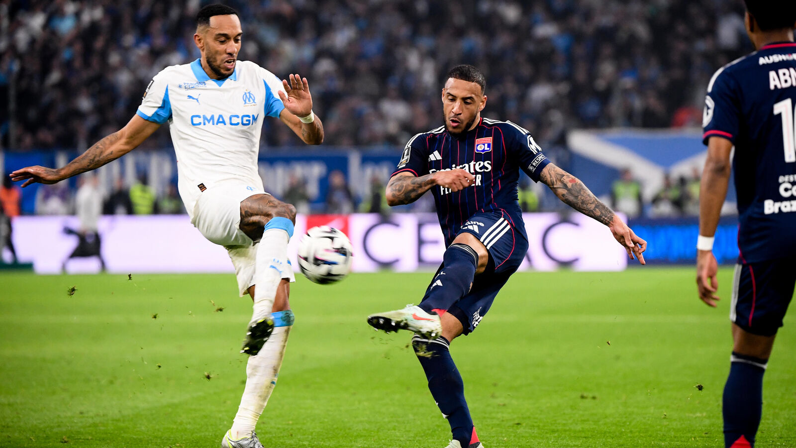 Dncg : restrictions salariales pour l&rsquo;om et l&rsquo;ol, les deux clubs olympiens sous surveillance