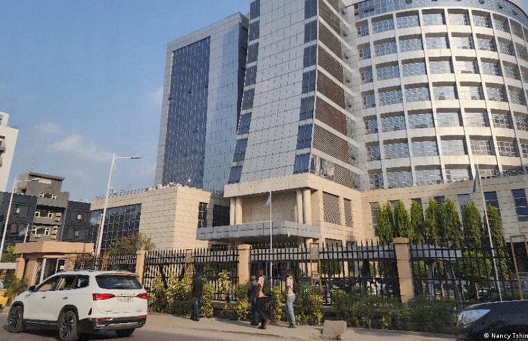 Réforme constitutionnelle : le pouvoir de Kinshasa défie l&rsquo;opposition malgré la ville morte