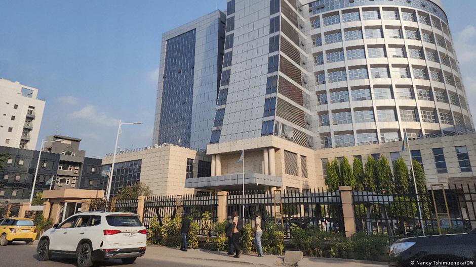 Réforme constitutionnelle : le pouvoir de Kinshasa défie l&rsquo;opposition malgré la ville morte