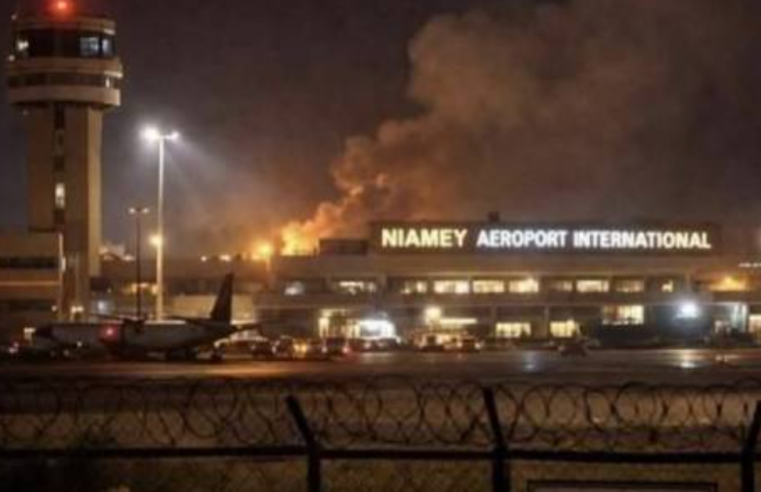 Niger : Tirs nourris près de l&rsquo;aéroport de Niamey, la capitale en état d&rsquo;alerte