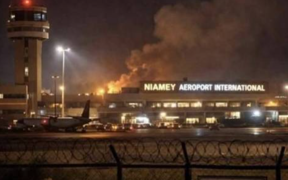 Niger : Tirs nourris près de l&rsquo;aéroport de Niamey, la capitale en état d&rsquo;alerte