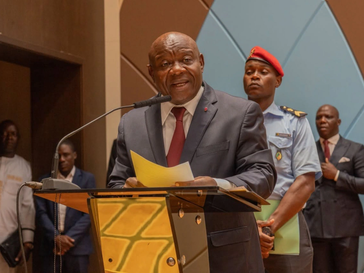 Cameroun : André Noël Essian intronise vingt hauts responsables désignés par Théodore Datouo